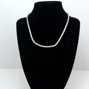 Silver Tone Mesh Chain Collar Necklace Minimalist Fashion Jewelry 8 in L